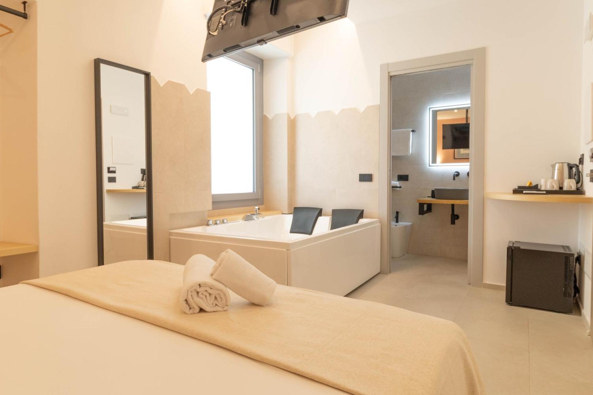 Sardinian Days - Suites & Rooms カリアリ エクステリア 写真