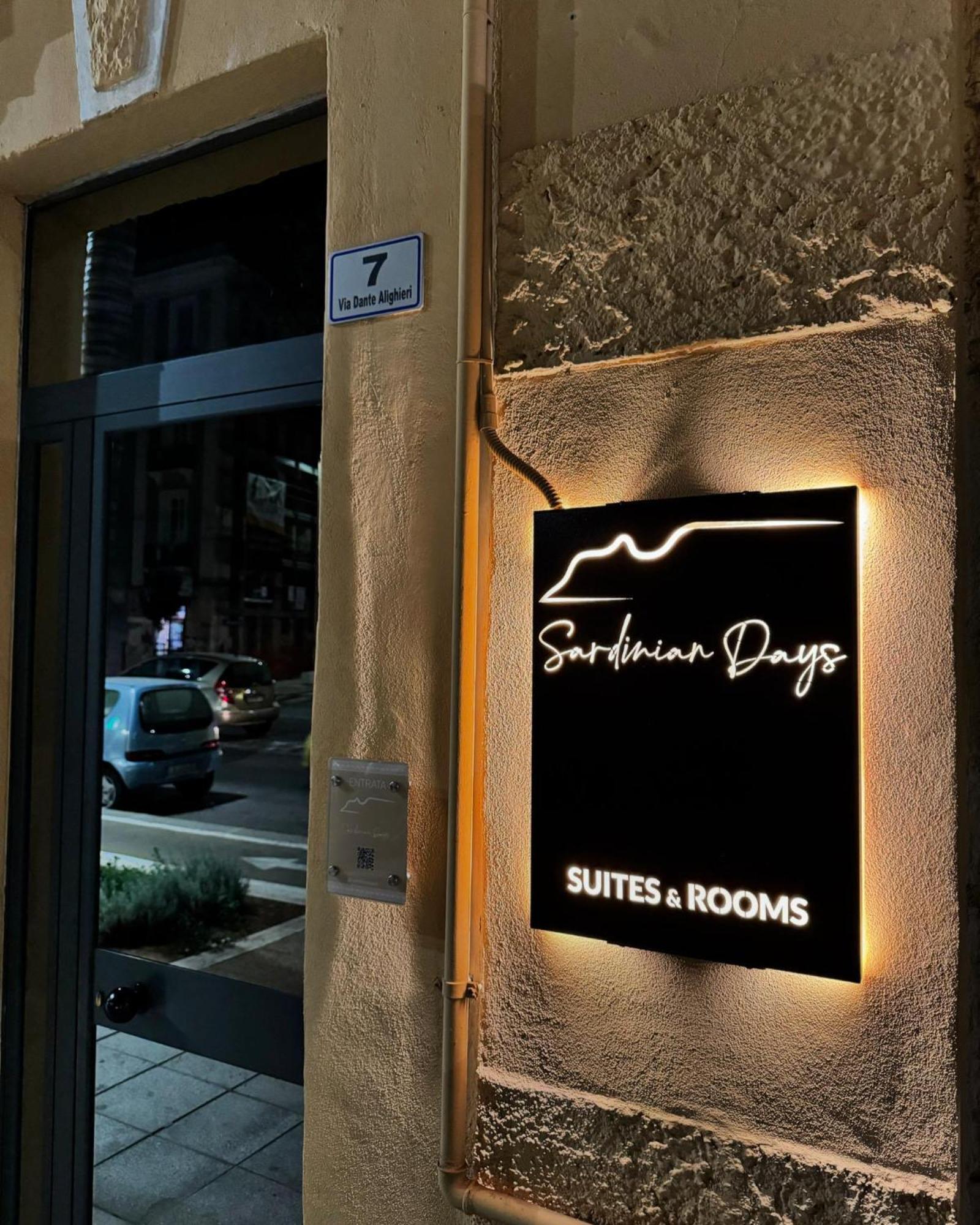 Sardinian Days - Suites & Rooms カリアリ エクステリア 写真